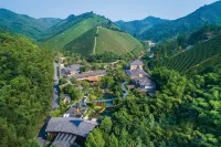 ANJI·JUNLAN LAOZHUANG SHANJU TANGQUAN RESORT HOTEL Hotel a Anji