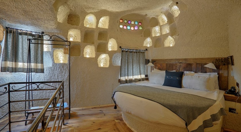 Artemis Cave Suites