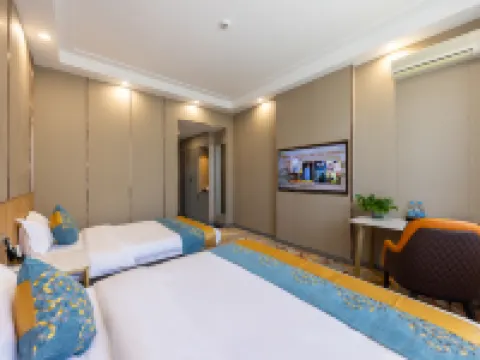 Dunhuang Xingzi Hotel (Shazhou Night Market) Hotels in Dunhuang