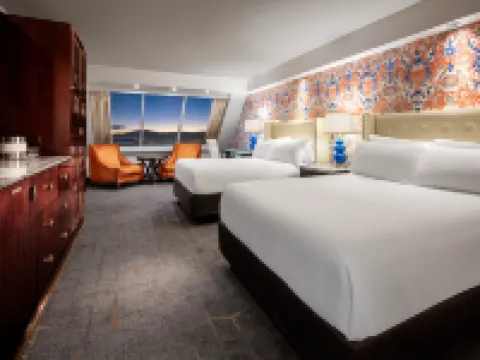 Luxor Hotel & Casino Hotels near Las Vegas Strip