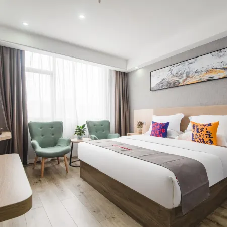 Junyi Hotel (Jinsha Guyun Square Zhongyi Hospital)