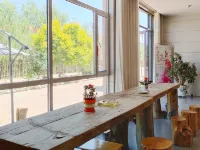 Youduoduo Hotel (North Gate of Colorful Danxia Scenic Area)