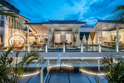 Lushan Huadian Biyuan Theme Hotel