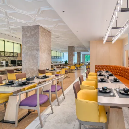 Vienna International Hotel (Guyi New Town Wine Street)
