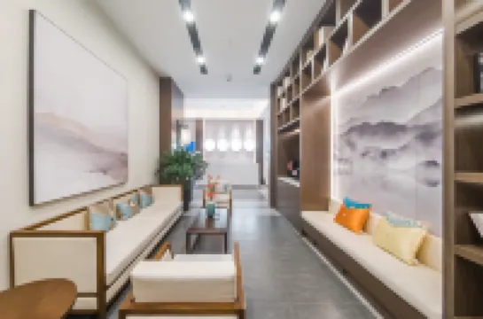 Fairyland Hotel (Kunming Nanping Pedestrian Street Baida)