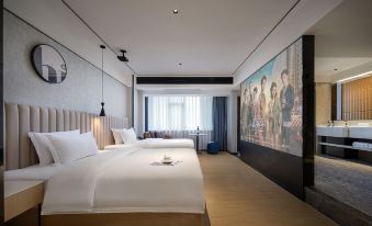 4. MAISON H..