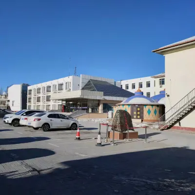 Damao Hotel Hotels near Bailingmiao Kangri Renmin Yingxiong Monument