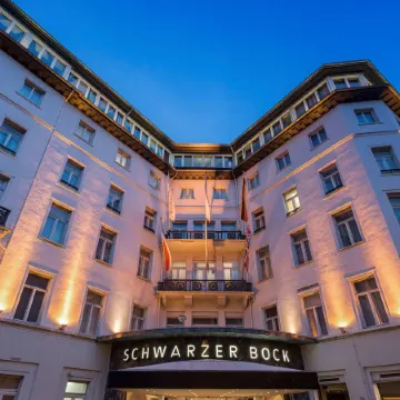 Radisson Blu Schwarzer Bock Hotel Wiesbaden Отели рядом с достопримечательностью «Вестенд»