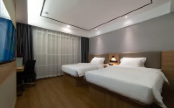 GreenTree Inn Express Hotel Altay Airport Hotels near Altai Mountain Hot Spring National Forest Park