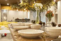 Huizhou Huidong Vanke Shuangyuewan walks with me to party with seascape villa
