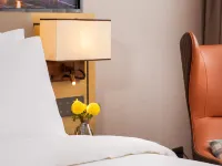 Vienna International Hotel (Yinchuan Yuhuangge Branch) Hotels near Nanmen Tower
