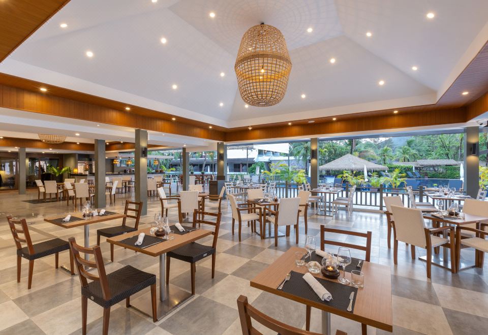 카말라 해변 이미지