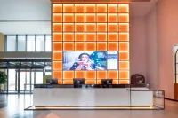 Ecos Dubai Hotel at Al Furjan - Romantic