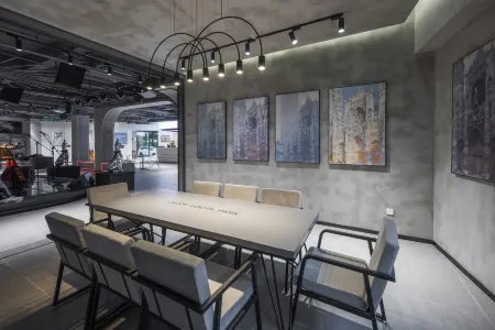 Beauty Tree Designer Hotel (Chongqing University City Xijie) Отели рядом с достопримечательностью «Chongqing University of Science and Technology (Huxi Campus)»