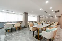 Beijing Guoan Hotel (Sanlitun East Bridge Metro Station Branch)
