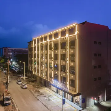 Qifan Hotel (Qinzhou Gangxiandao Park) Hotels near Seventy-two Waterways