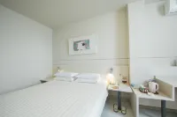 Jinjiang Inn (LinyiWanxianghui Railway Station Hotel) Hotel di Linyi Railway Station Area