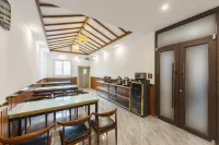 7Days Inn Hotel (Yingkou Gaizhou Railway Station Square) - parking