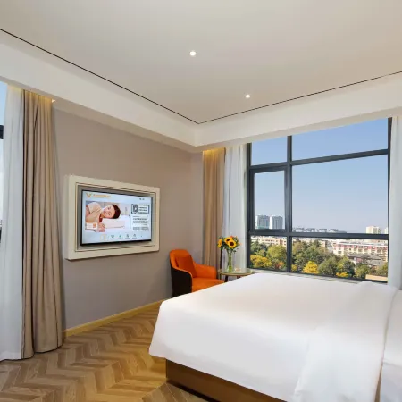 Vienna Hotel (Chongzuo Vientiane Jun Shop)