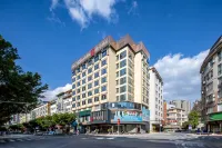 BORRMAN Hotel (Hezhou Municipal Square Colorful Global City Store) Các khách sạn gần Hezhou Chengxi Passenger Transport Service Terminal