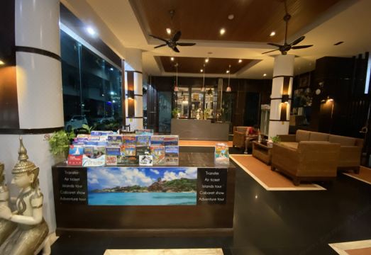 5. 77 파통 호텔..