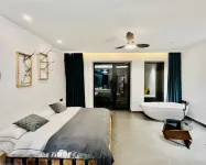 East16 Homestay - balcony