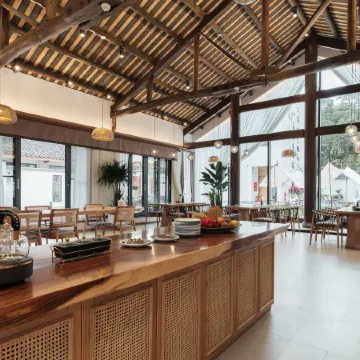 Victorville Secret House Hotel