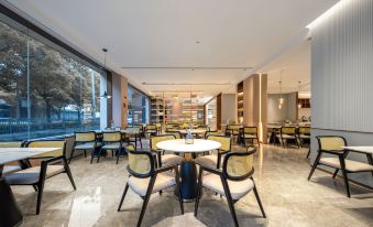 Atour Hotel (Shanghai Hongqiao Xinzhuang Business District)
