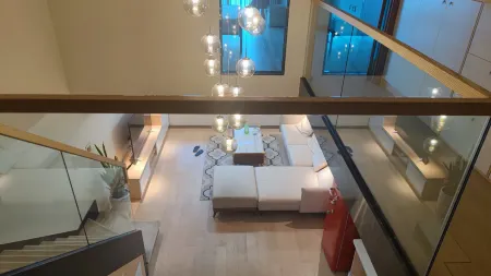 Wuxiang LOFT Seaview Holiday Beauty Hotel (Shenzhen Bohai City V Mansion)