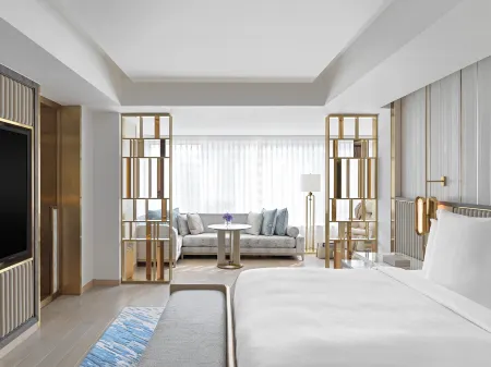 The Grand Suites at Four Seasons Отели рядом с достопримечательностью «Пляж Хак-Са»