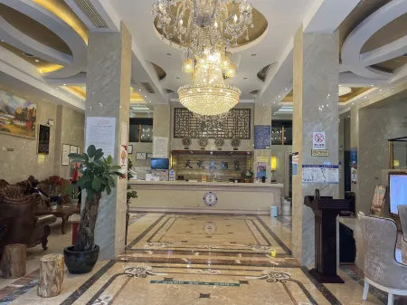 Zhenxiong Tiancheng Hotel Отели рядом с достопримечательностью «Chishuiyuan Square»