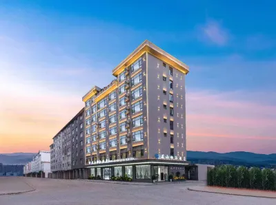 Yunshan Qiya Hotel (High Speed Railway Station) Hotels near Embossment of Zhuge Liang and Meng Huo