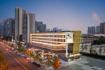 Atour Hotel Chengdu Wenjiang Fengxihe Subway Station Hotels near Liucheng Residential District Wansheng Community Activity Center