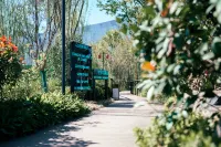 Gege World Adventure Island Homestay Hotels near Liangpinpuzi (wanjiguangchang)