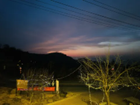Shunxiang Chinese Courtyard Mountain View Homestay