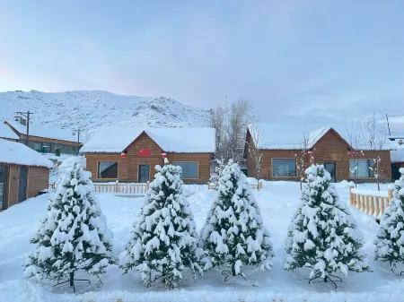 Chuxue Ski Club Homestay