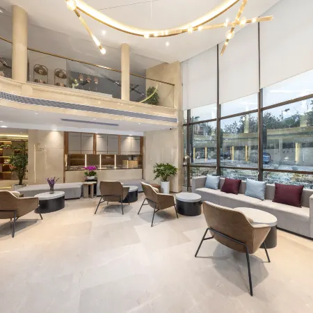 Lavande Hotel (Chongqing Kaizhou New Century Pedestrian Street) Отели рядом с достопримечательностью «Кэчжоу Большой Рынок»