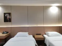 Qiu Lin Hotel (Bo Le Shopl) Hotels in Börtala