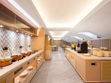 Vienna Hotel (Erdao Baihe Town Branch) Отели рядом с достопримечательностью «Meiren Songyuan (North Gate)»