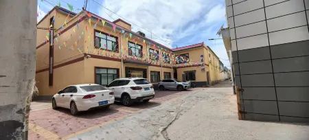 Hualong Xiangdong Hotel Отели в г. Цзиньчжа