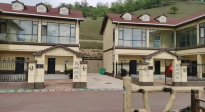 隴縣良棲拾光民宿（關山草原景區店）