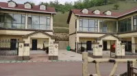 Long County Liangqi Shiguang Homestay (Guanshan Grassland Scenic Area)