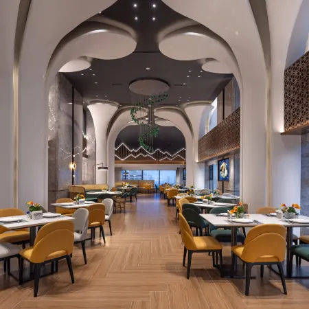 Xinyang Hampton by Hilton Hotel
