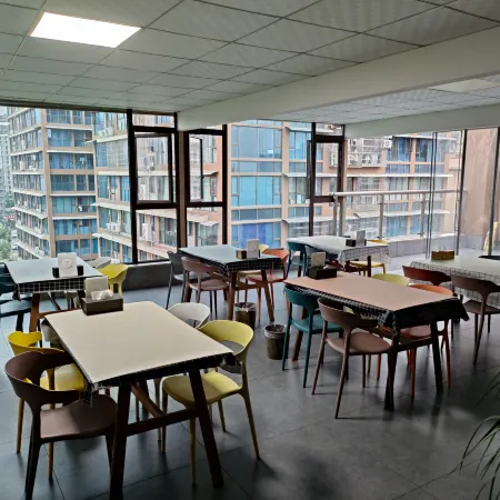 Jiajiang Muzi Hotel