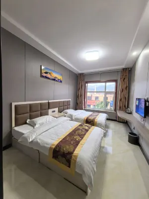 Qilian Jiuyijia Hotel - Mountain view