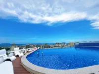 NOVOTEL SANYA PHOENIX INTERNATIONAL AIRPORT - Rooftop Pools