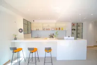 Shine. Shanyu | Lì Lì Wàn Xiāng Cafe · Bar ° Shì Wéi Chá Kā Design Xiaozhù