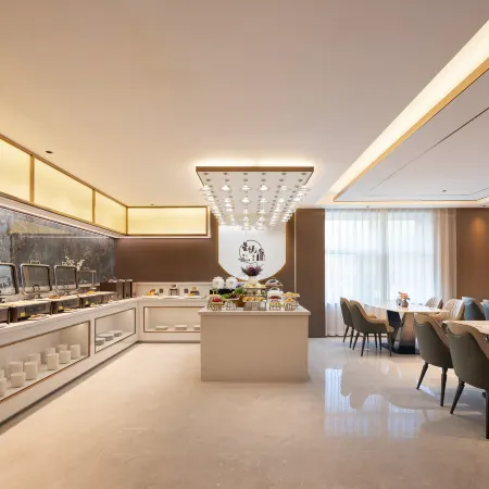 Xingyue Hotel (Dashang New Mart Jiamusi Station)