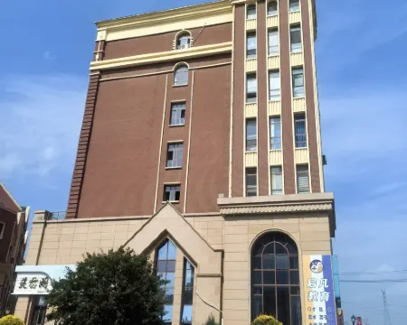 暖陽小築TheBeautifulTheEast觀山景民宿(平泉歡樂谷景區店） Hotels in Pingquan