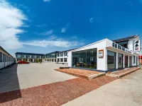 Junyi · Wildscape 180° Panoramic Retreat โรงแรมในเฟิงหนิง